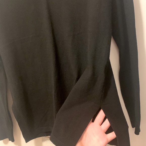 Sweater - Picture 4 of 4